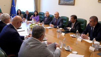 Радев пред КНСБ: Действаме за изсветляване на икономиката 