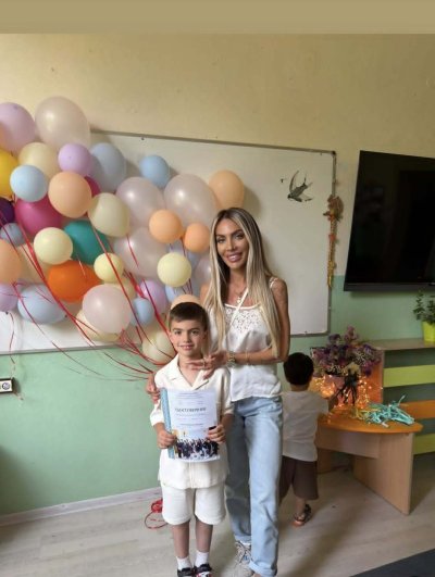 Златка Райкова по зърна в училището на сина си