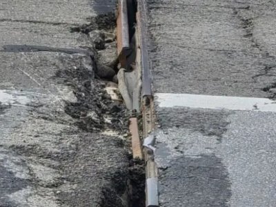 Внимавайте на "Тракия"! Метални парчета в асфалта цепят гумите