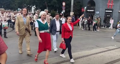ШОК ВИДЕО: Калино, объркала си шествието! Травеститите са на прайда