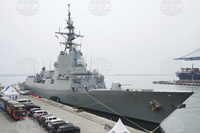 Руски военен кораб стреля насред Ламанша