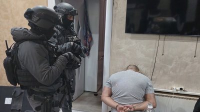 Ботунец почерня от полиция - разбиха група за рекет, изнудване и проституция (ВИДЕО)