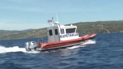 Трима души са загинали след сблъсък между катамаран и яхта във водите на Хърватия
