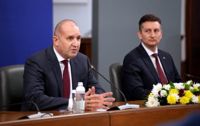 ИЗВЪНРЕДНО: Радев слага край на скритите обществени поръчки (ВИДЕО)