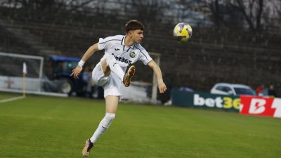 Балов ще играе с номер 8 в Звезда, представиха го официално