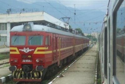Джапанките в сака и билет за влака: БДЖ пуска допълнителни влакове към морето