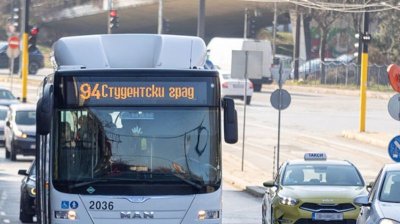 25 чужденци вече ни возят в София в рейсове и трамваи 