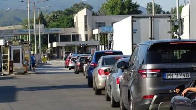 Адски задръствания към Гърция и днес тормозят шофьорите