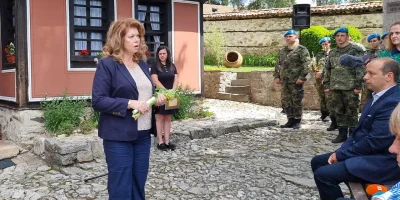 Йотова: Луди глави ни трябват и днес