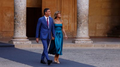Забраниха на испанската премиерша да напуска страната