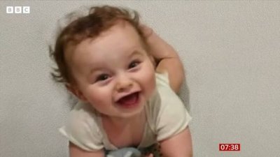 Англия е в шок: Гей двойка изроди осиновиха и убиха 11-месечно бебе (снимки, видео)