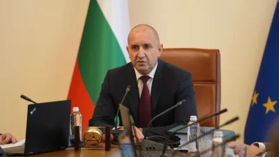 Няма да понижаваме нито с евро доходите на работещите с
