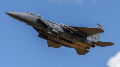 Пилотът на американския F-15: Видях "медуза" от дронове в небето 