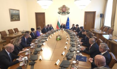 Кабинетът "Радев" подхваща пенсиите