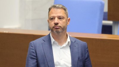 Гласуваха оставката на Добрев, Христо Гаджев го замества в НС
