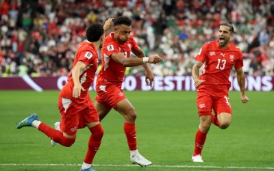 Швейцария е на 1/8-финал след 2:0 над Алжир