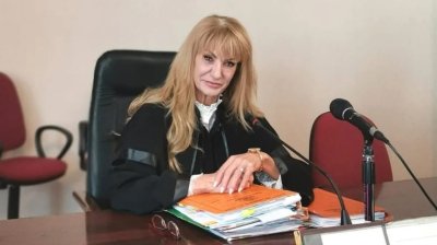 След дълго боледуване в понеделник си е отишла съдия Росица