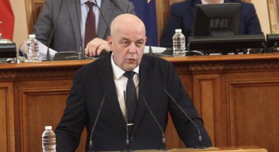 ВОДЕВИЛ В НС: Шефът на разузнаването и ген. Атанасов без малко не се псуваха