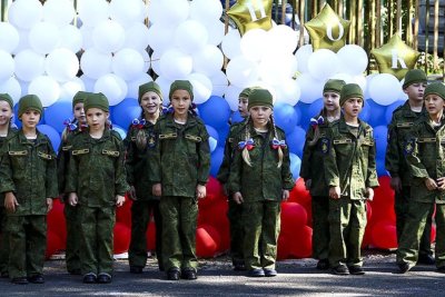 Русия удвоява часовете по военно обучение в училищата от 1