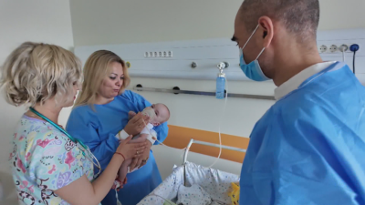 Изписаха бебе, прекарало 5 месеца в реанимацията на "Майчин дом"