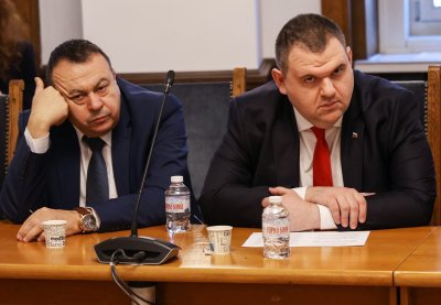 ДПС пита прокуратурата дали Демерджиев следи незаконно Пеевски 