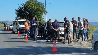 Полицейска акция в Несебър: Задържани са държавни служители