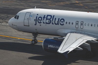 Самолет на JetBlue Airways се сблъскал с дрон при кацане на летище "Кенеди"