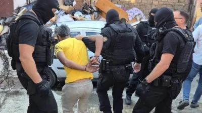 Нова акция: Полицията нахлу в два квартала на Пещера