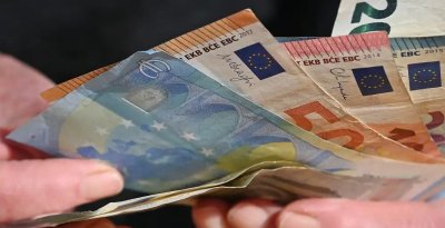 В Швеция връщат плащанията с пари в брой