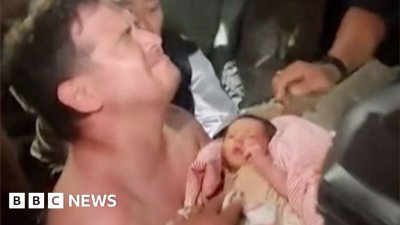 Чудо на третия ден: Извадиха живо бебе на 18 дни от развалините във Венецуела (ВИДЕО)