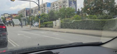 Пропадна участък от пътното платно на кръстовището на бул Александър