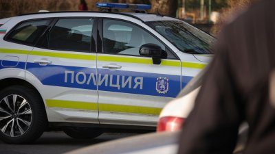 Разкриха нелегално казино в центъра на Бургас, задържани са 11 мъже
