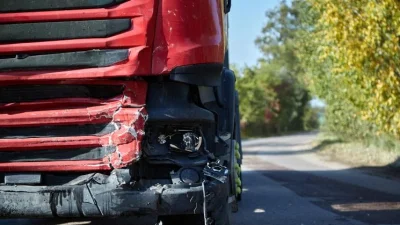 Четирима пешеходци са пострадали при катастрофа на камион през нощта