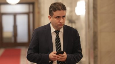 Виждаме опит за замазване на фасадата Няма борба с модела