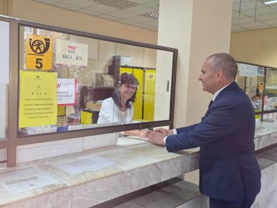 Куриерите държат икономиката а и парите на пощенския пазар Делът