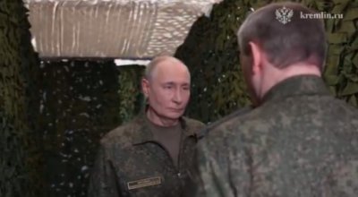 Путин облече военна униформа и отчете невидими успехи на руската армия