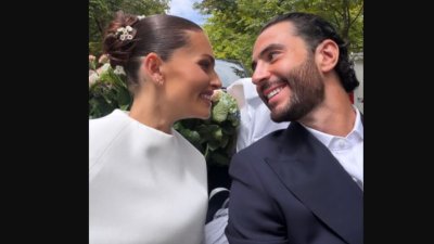 Френският модел Тилан Блондо която на два пъти бе обявявана
