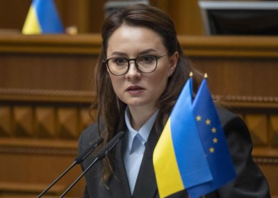 Украинската Върховна рада парламентът на Украйна получи оставката на премиера