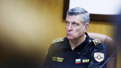 Кандев пак се оправдава от фейсбук: Никога не съм рекетирал когото и да било