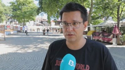 Шофьор на автобус "отвлече" дете, родителите му останаха на спирката