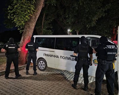 Десет души са задържани при операция на Главна дирекция Гранична