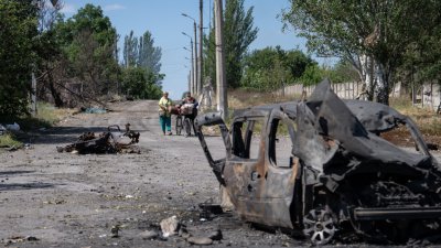 Битката за Донбас: Константиновка гори, водят се кървави улични боеве