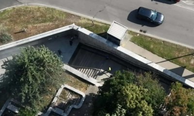 Пожар пламна в подлеза до мол "България"