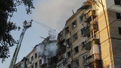 Руски атаки раниха десетки цивилни в Киев