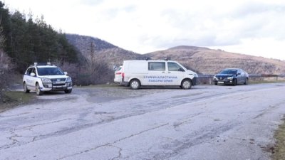 Махат полицейската охрана около хижа "Петрохан"