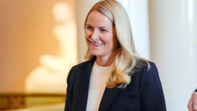 Норвежката принцеса Мете-Марит изписана след трансплантация на бели дробове 