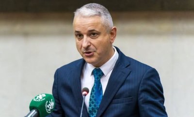 Депутатите от &bdquo;Възраждане&ldquo; пак се превъзбудиха от гей филм