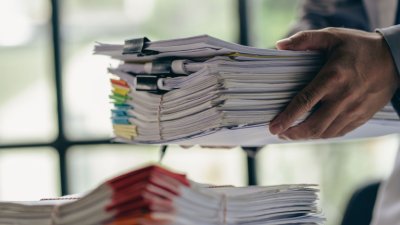 Обръщат в евро фирмени документи до края на 2028 г.