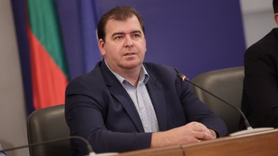 Явор Гечев: Американските самолети в &bdquo;Безмер&ldquo; са в интерес на България