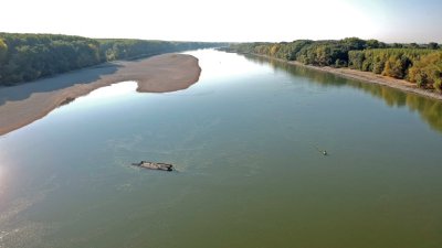 Два кораба заседнаха в Дунав заради ниските води 